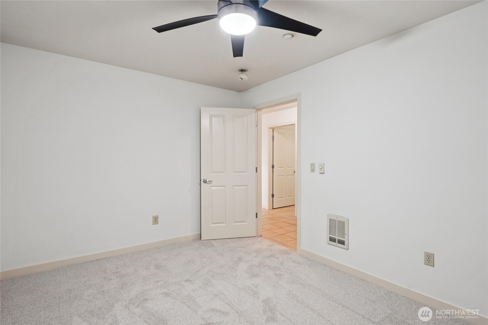 701 1st Avenue N #204, Seattle, WA 98109