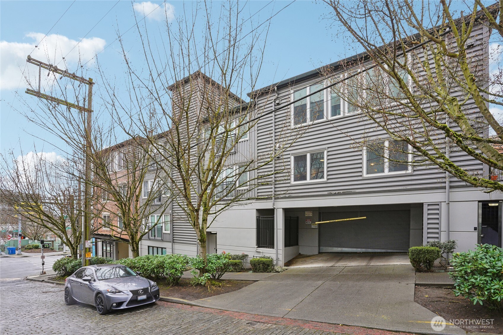 701 1st Avenue N #204, Seattle, WA 98109