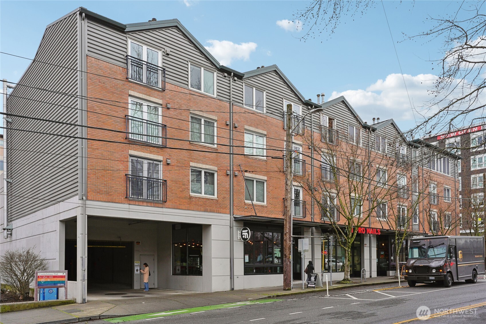 701 1st Avenue N #204, Seattle, WA 98109