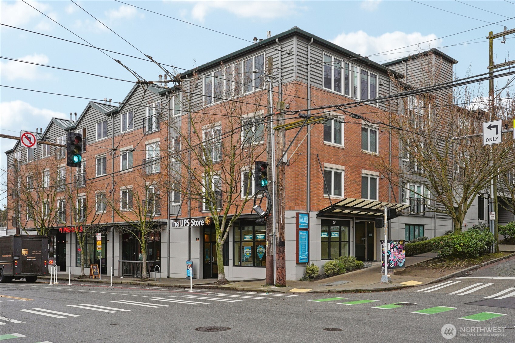 701 1st Avenue N #204, Seattle, WA 98109
