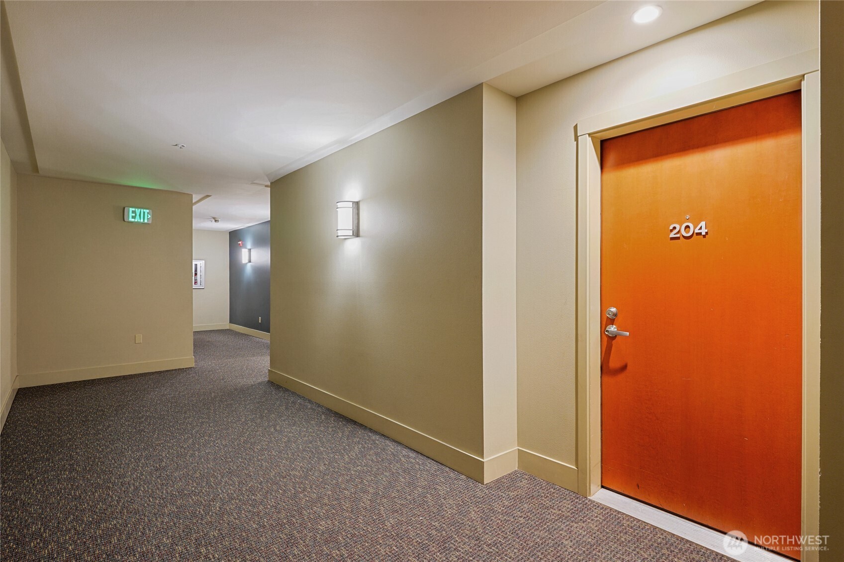 701 1st Avenue N #204, Seattle, WA 98109