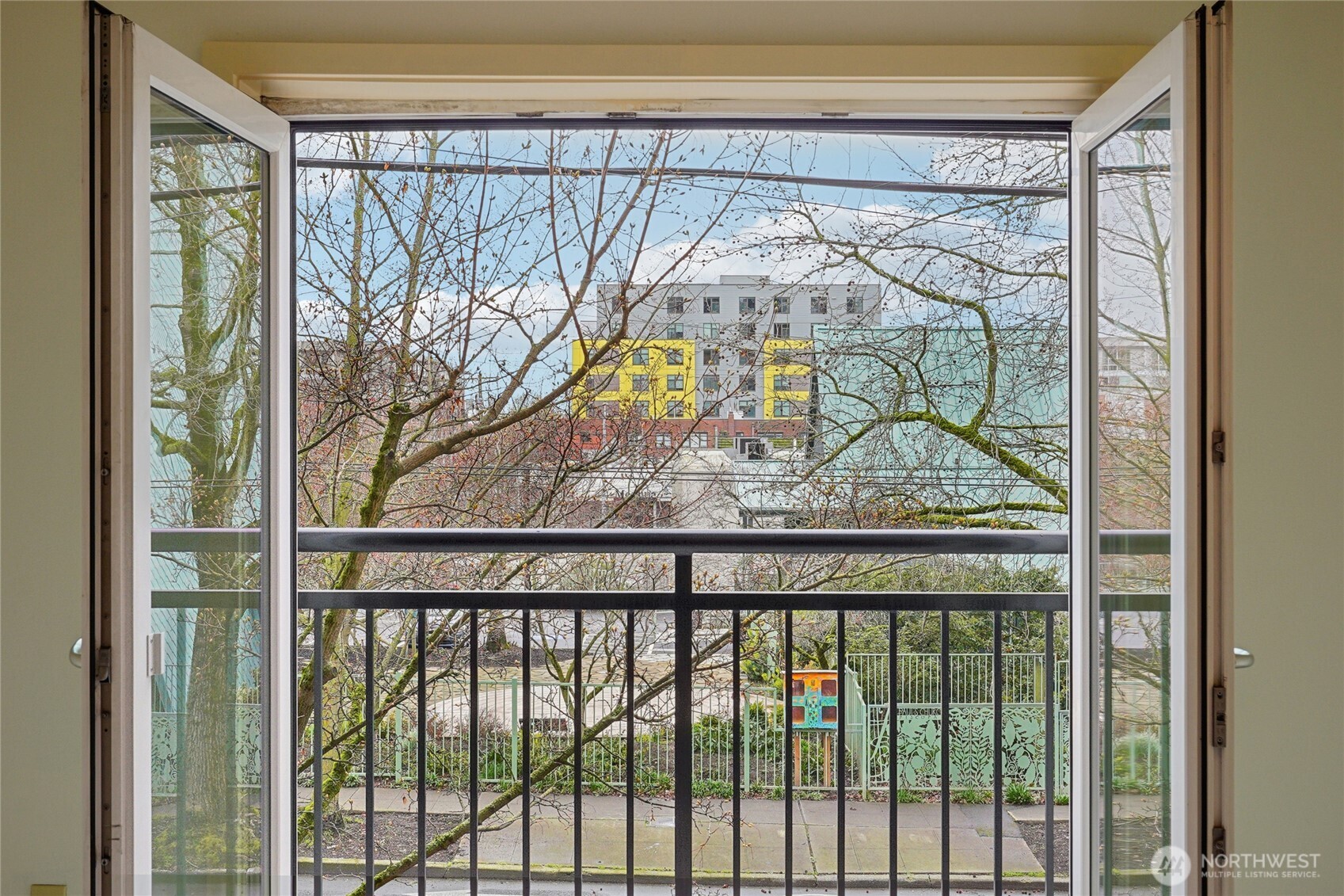 701 1st Avenue N #204, Seattle, WA 98109