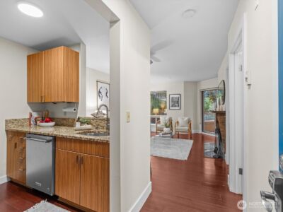 711 E Denny Way #104, Seattle, WA 98122 - Photo 4