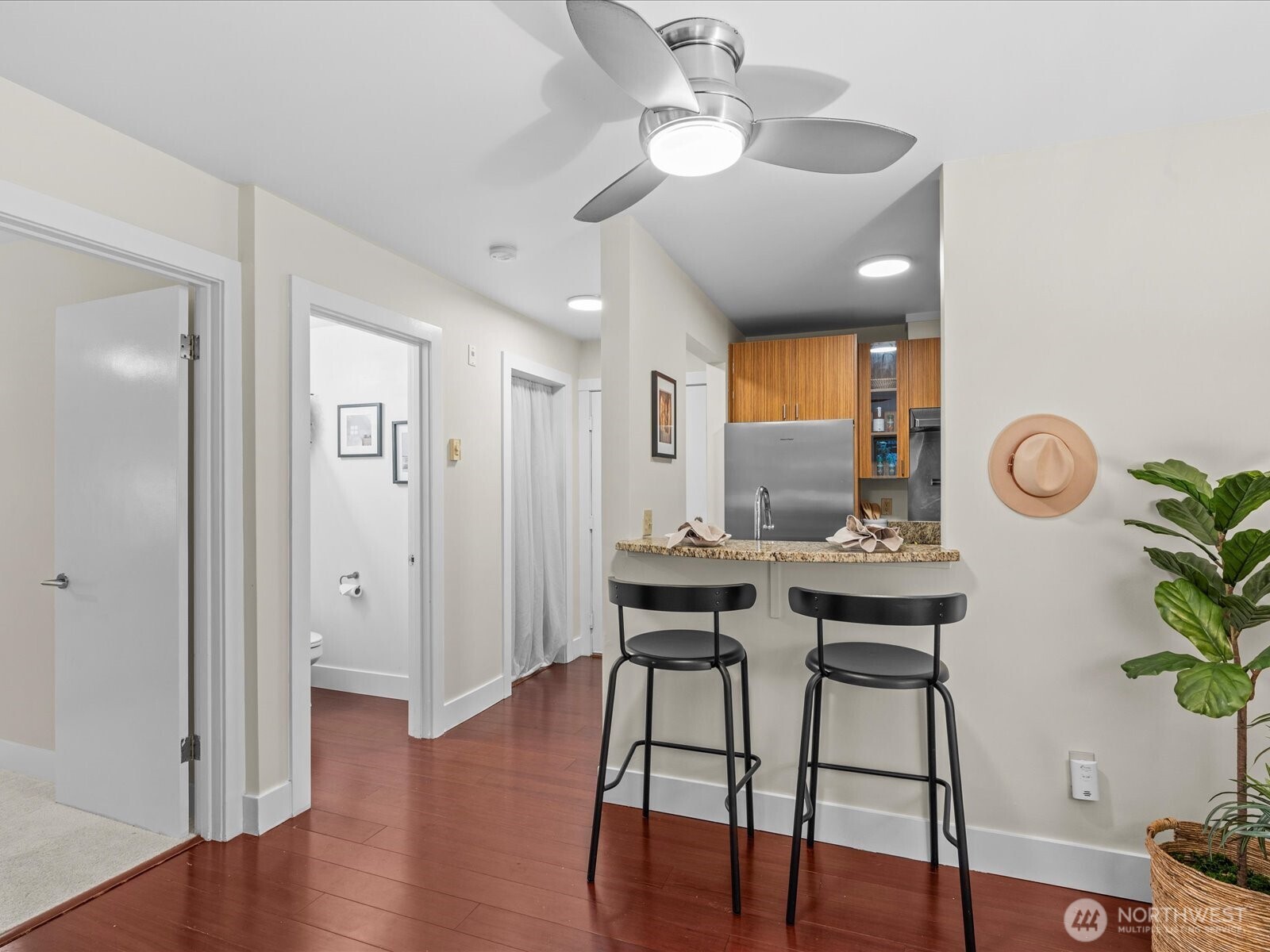 711 E Denny Way #104, Seattle, WA 98122