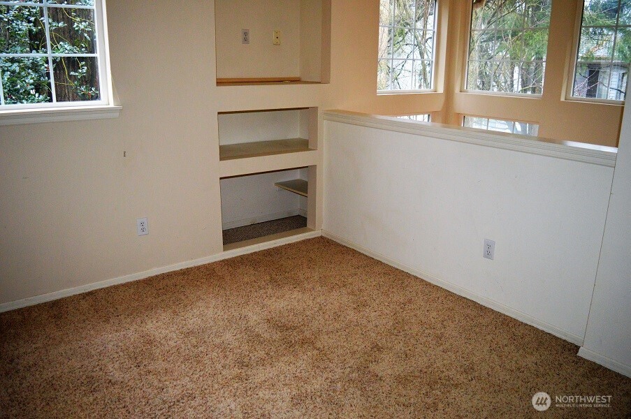 9981 Avondale Road NE, Redmond, WA 98052-1111