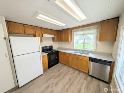 9005 219th Street Ct E, Graham, WA 98338-8409 - Photo 8