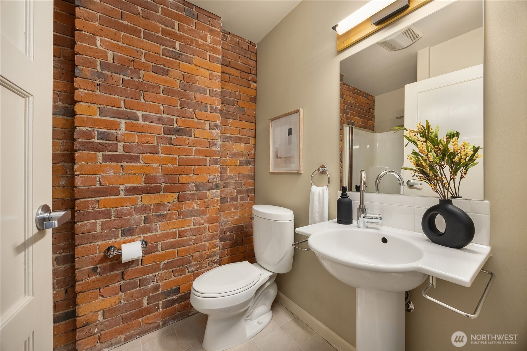 210 3rd Avenue S #2C, Seattle, WA 98104