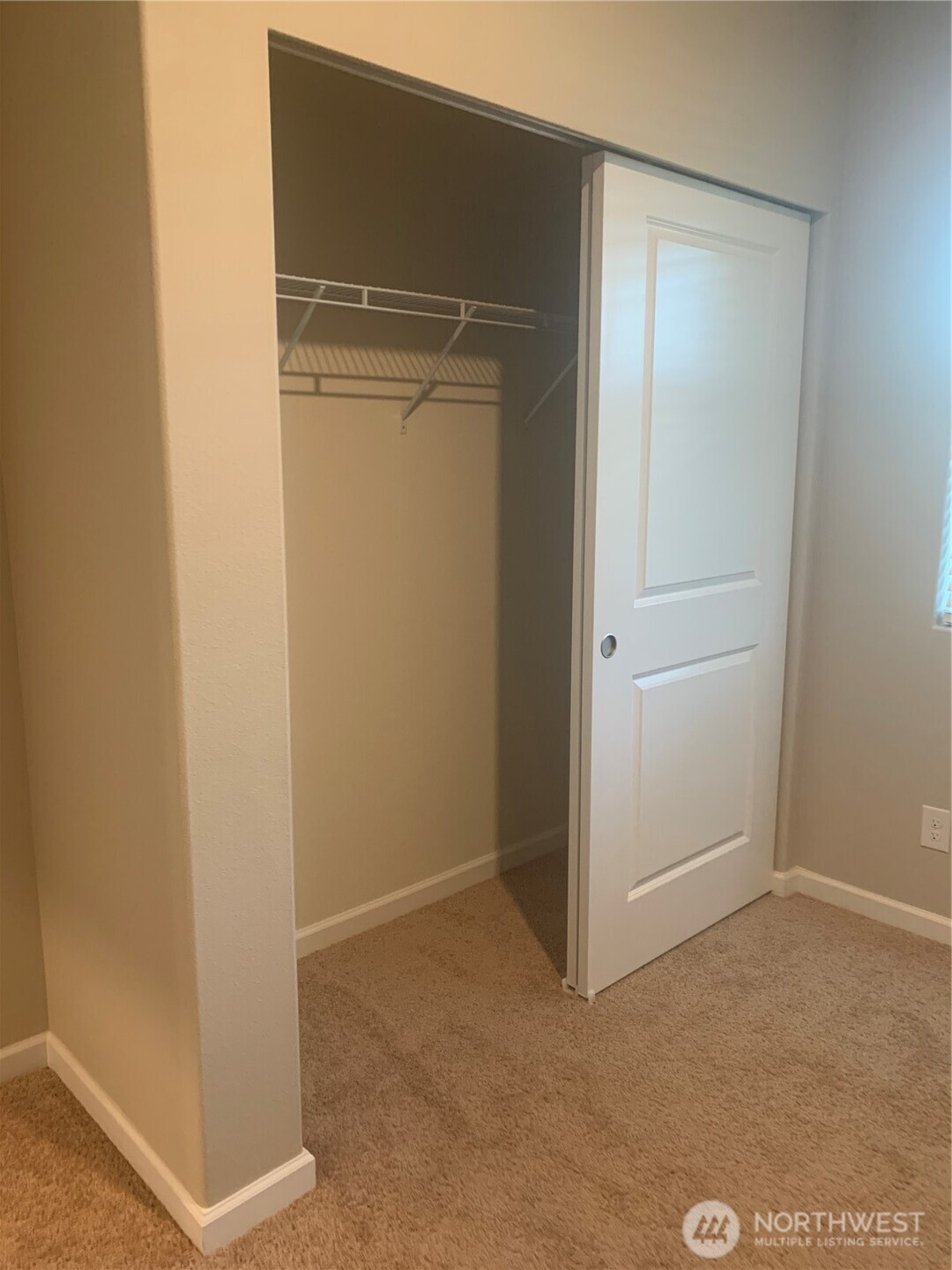 601 Deusen Lane N, Enumclaw, WA 98022