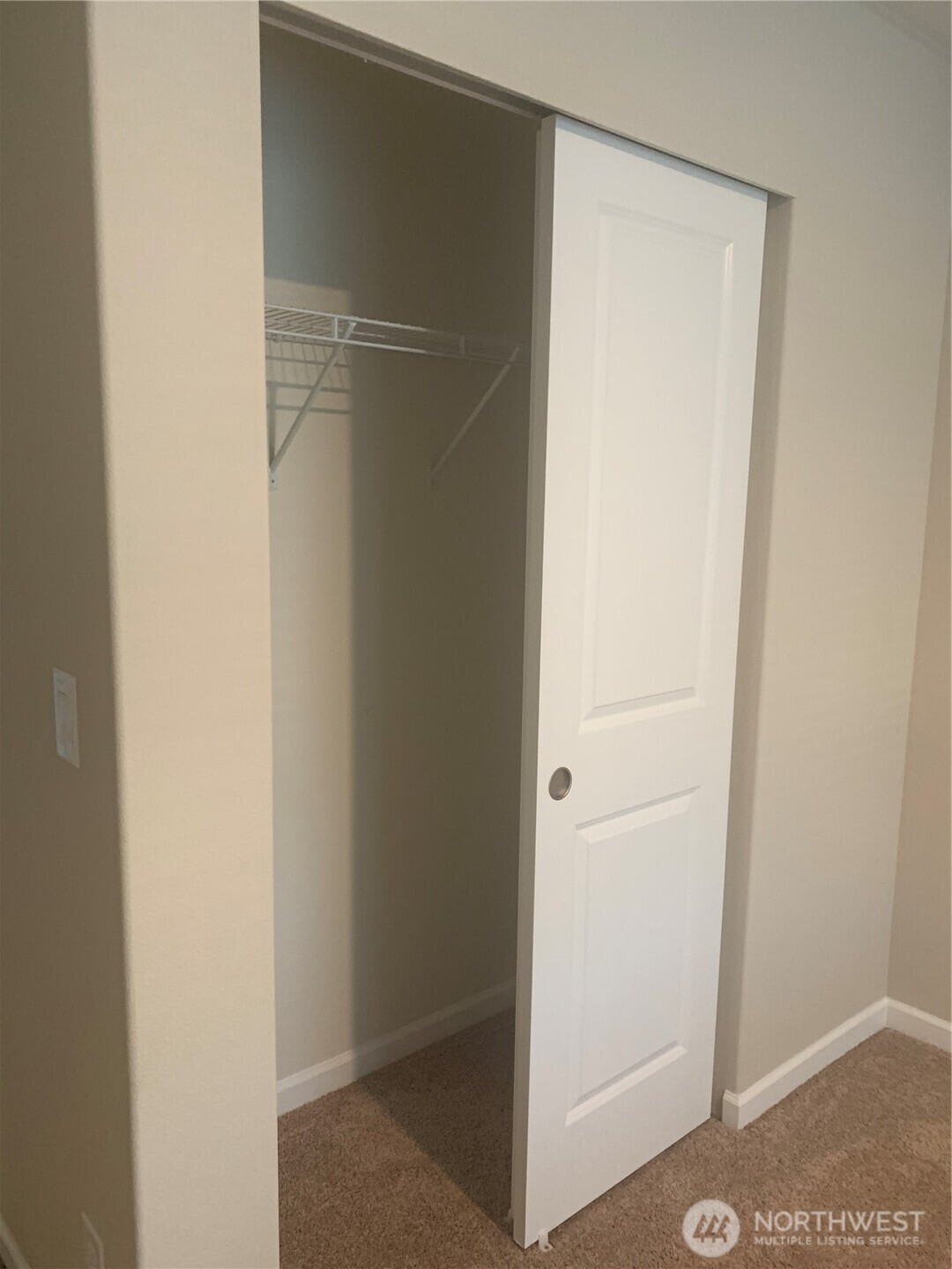 601 Deusen Lane N, Enumclaw, WA 98022