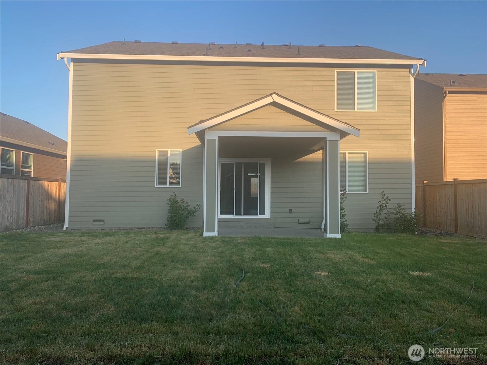 601 Deusen Lane N, Enumclaw, WA 98022