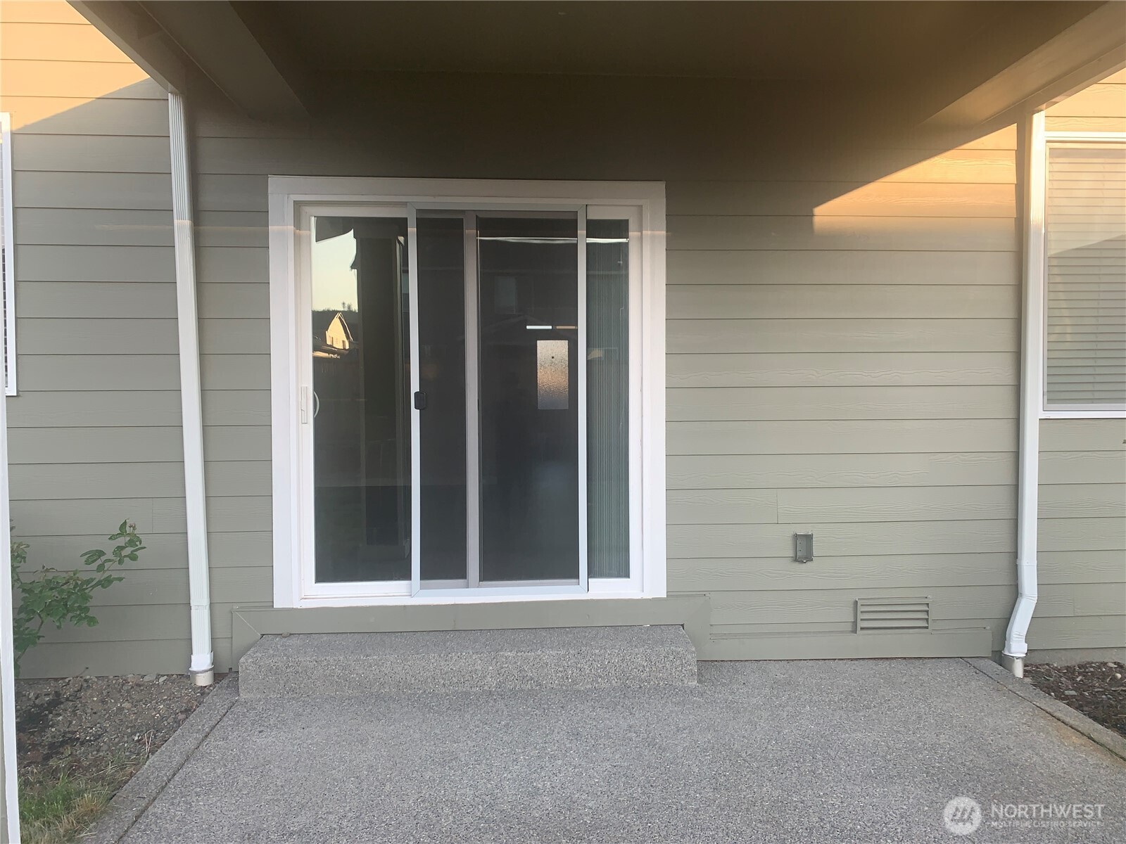 601 Deusen Lane N, Enumclaw, WA 98022