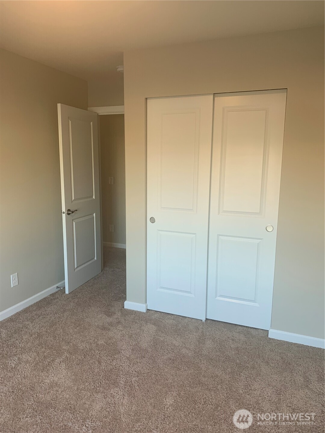 601 Deusen Lane N, Enumclaw, WA 98022