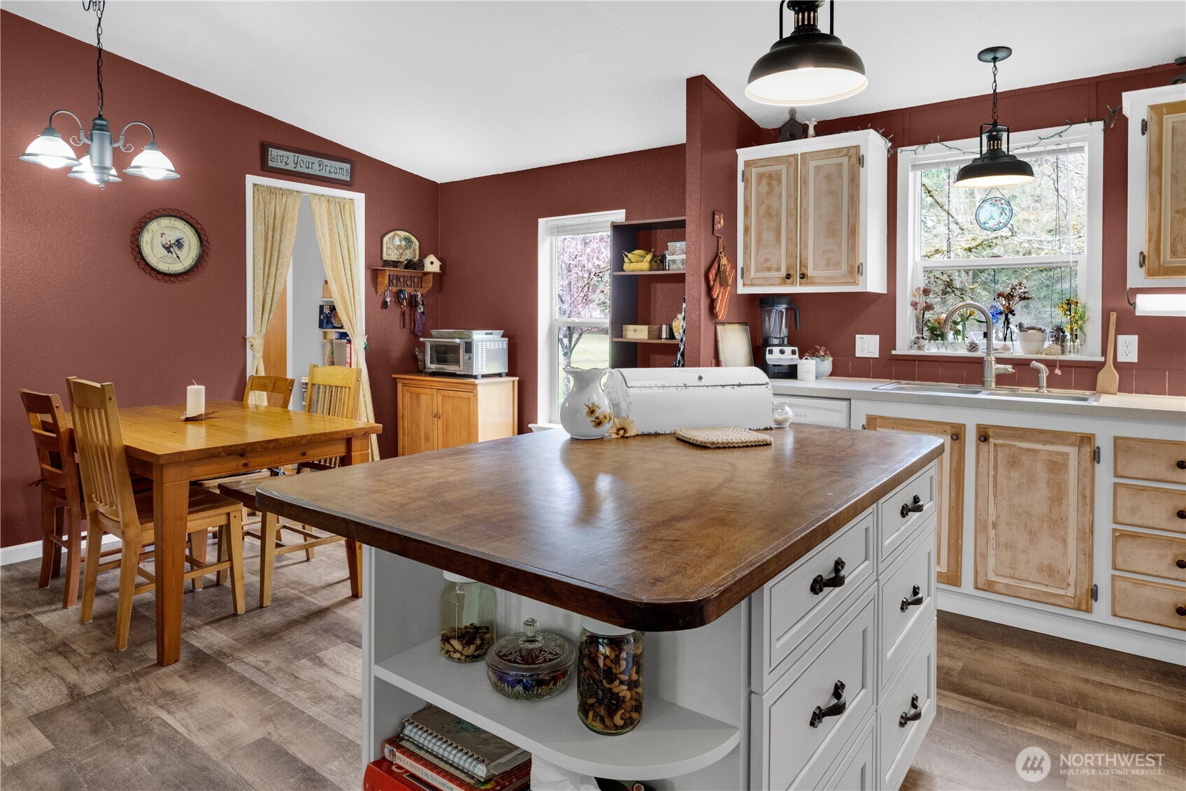 8040 Riffe Lane SW, Rochester, WA 98579