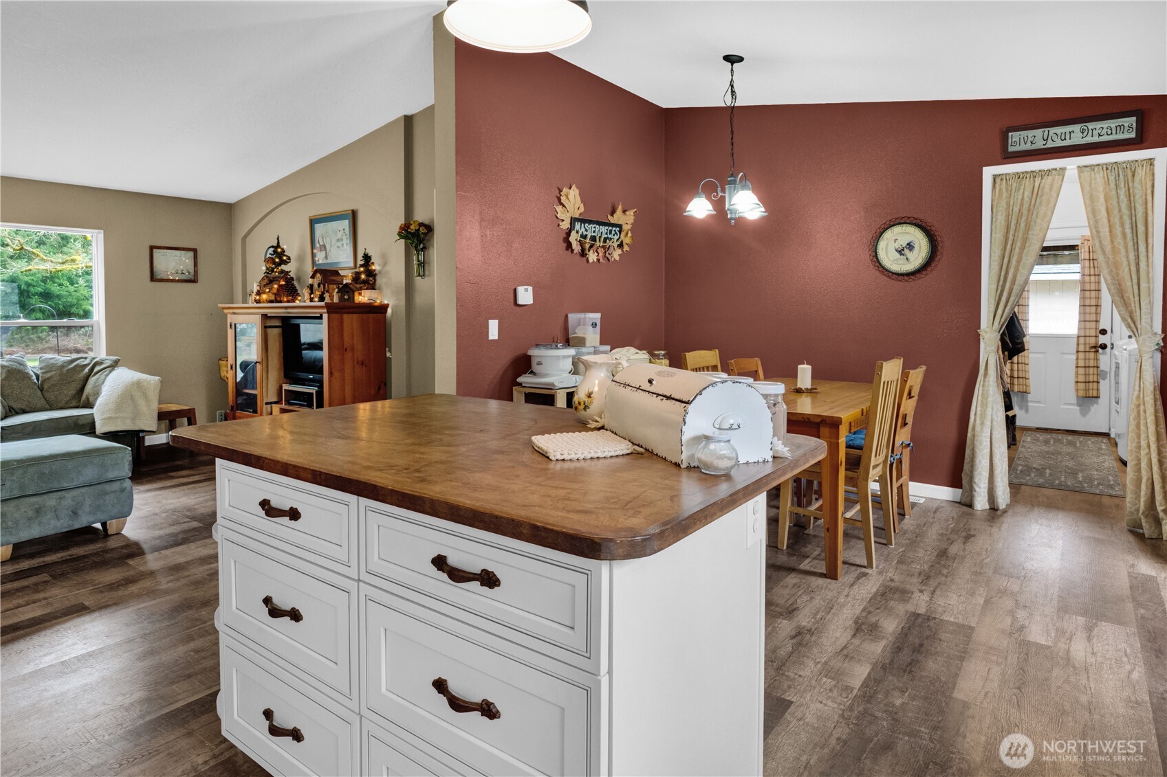 8040 Riffe Lane SW, Rochester, WA 98579