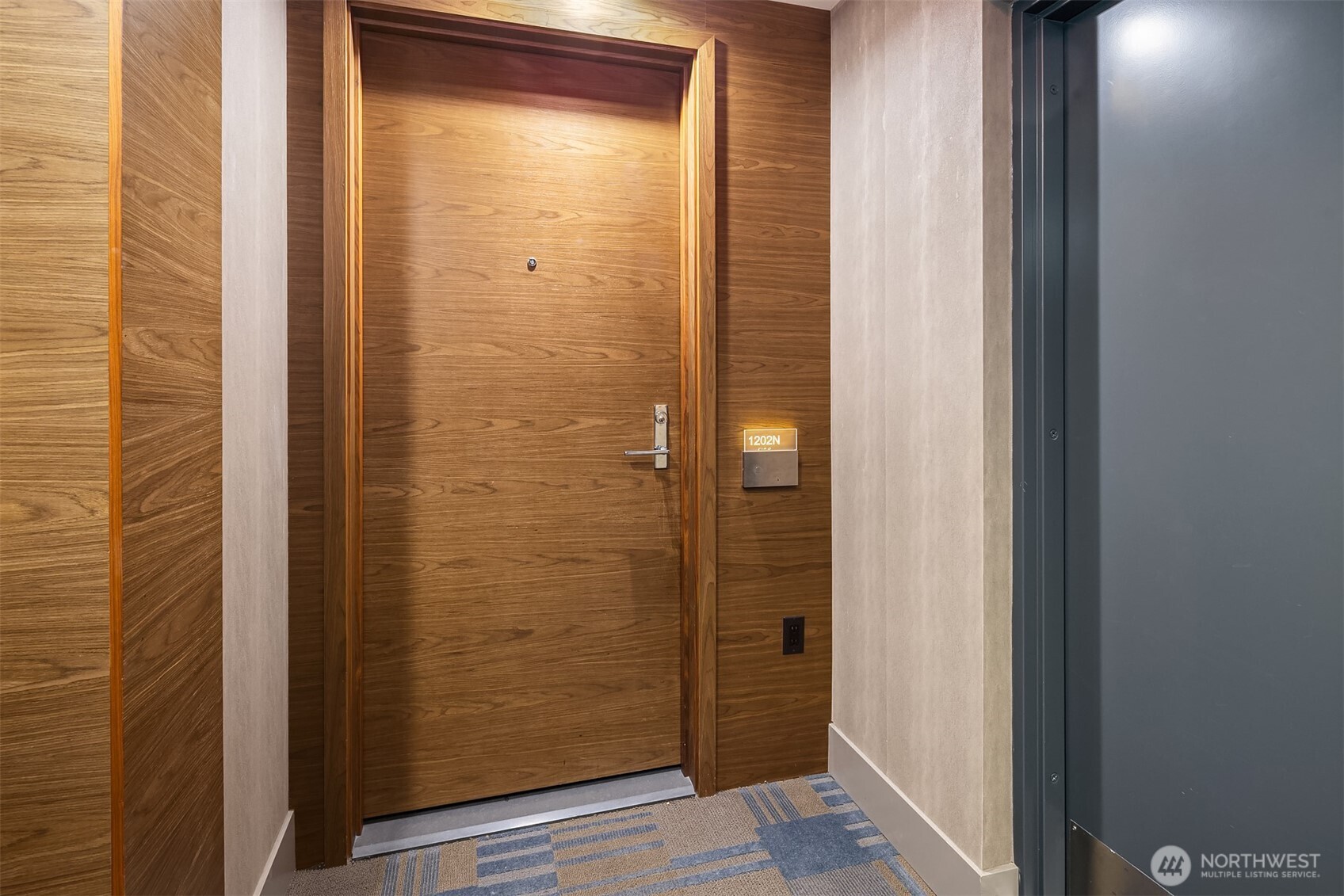 583 Battery Street #1202N, Seattle, WA 98121