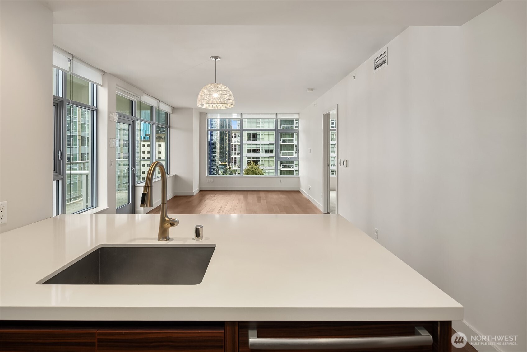 583 Battery Street #1202N, Seattle, WA 98121