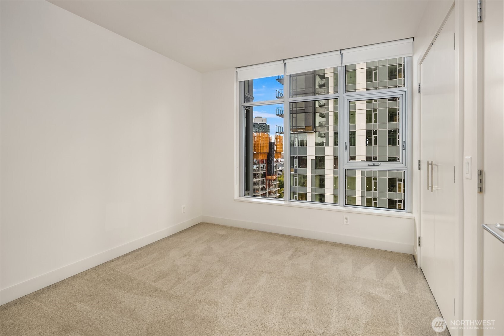 583 Battery Street #1202N, Seattle, WA 98121