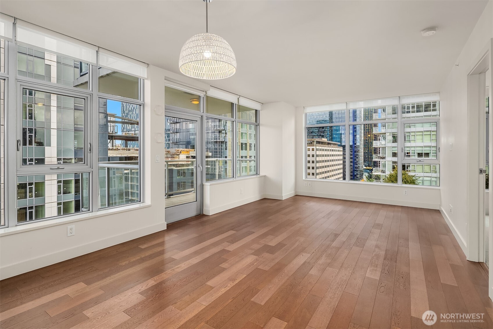 583 Battery Street #1202N, Seattle, WA 98121