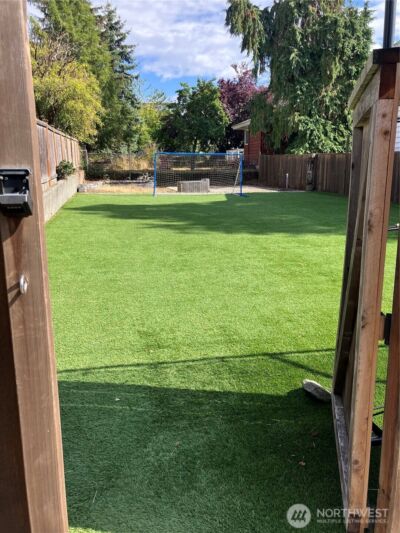 8710 Dayton Avenue N, Seattle, WA 98103-3715 - Photo 1