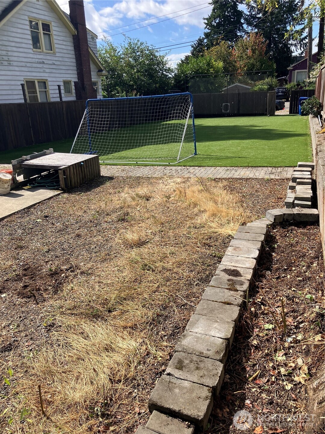 8710 Dayton Avenue N, Seattle, WA 98103-3715