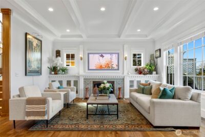 3723 41st Avenue SW, Seattle, WA 98116 - Photo 2