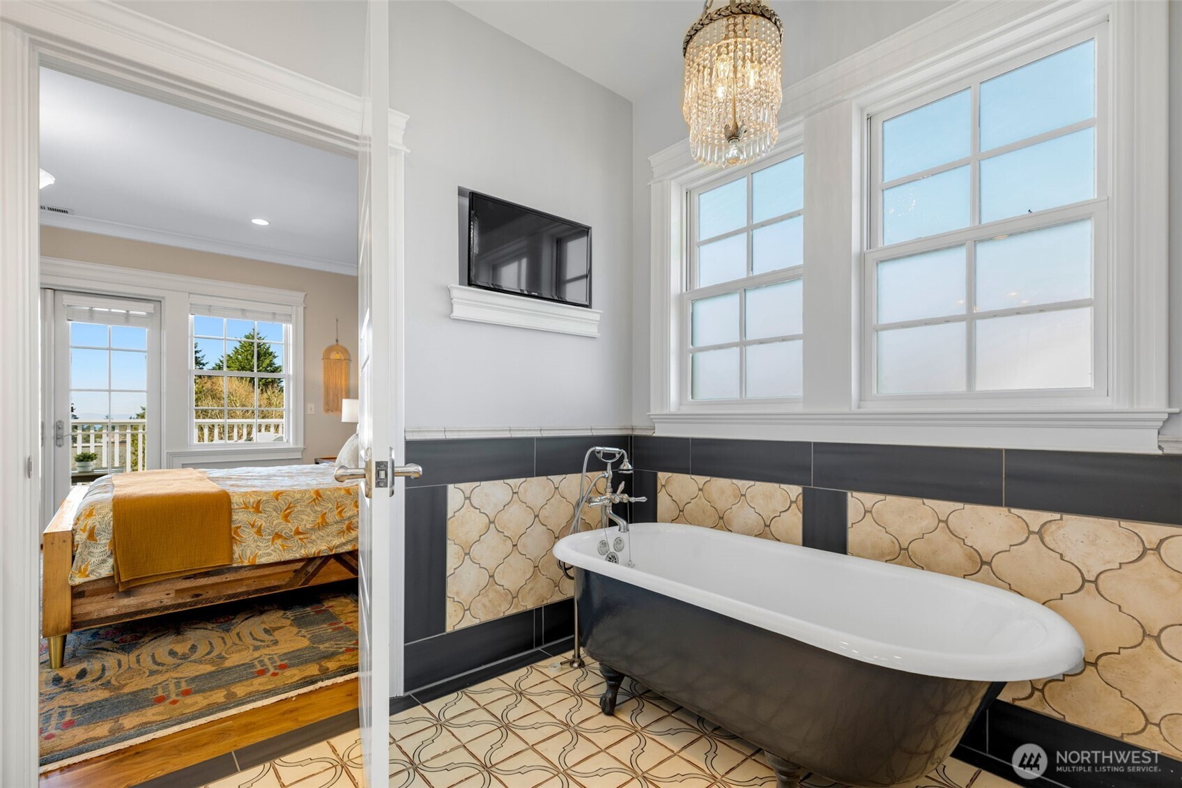 3723 41st Avenue SW, Seattle, WA 98116