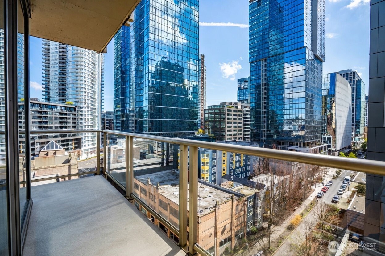 910 Lenora Street #S1203, Seattle, WA 98121