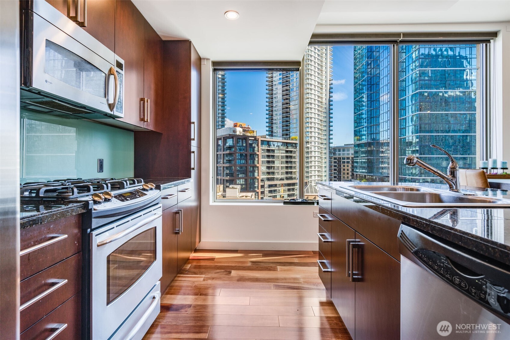 910 Lenora Street #S1203, Seattle, WA 98121