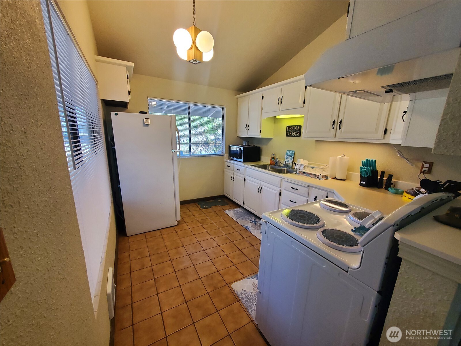 1000 Mt.Olympus Avenue SE, Ocean Shores, WA 98569