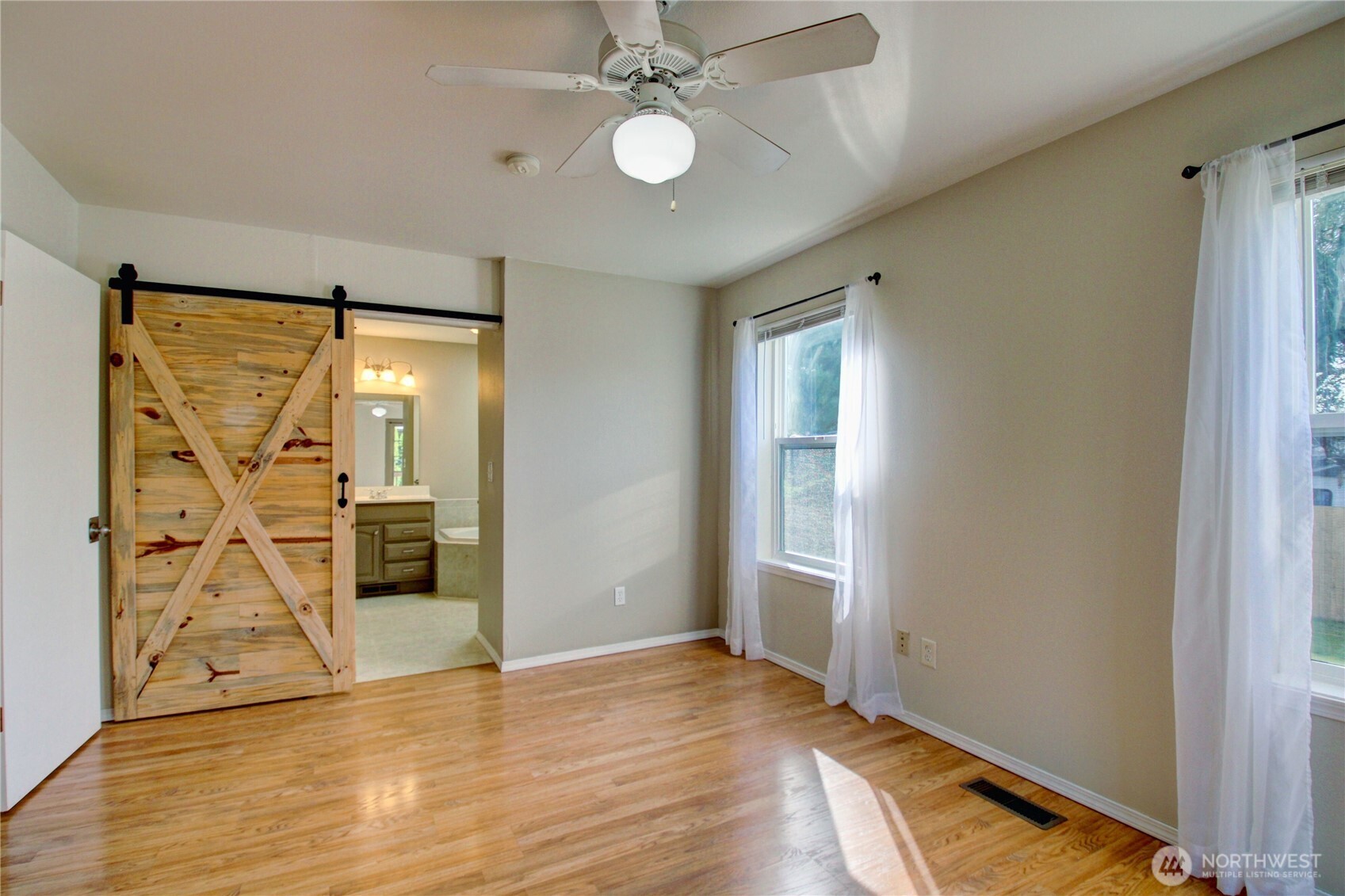 1320 E Fairhaven Avenue , Burlington, WA 98233