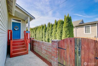 1320 E Fairhaven Avenue , Burlington, WA 98233 - Photo 2
