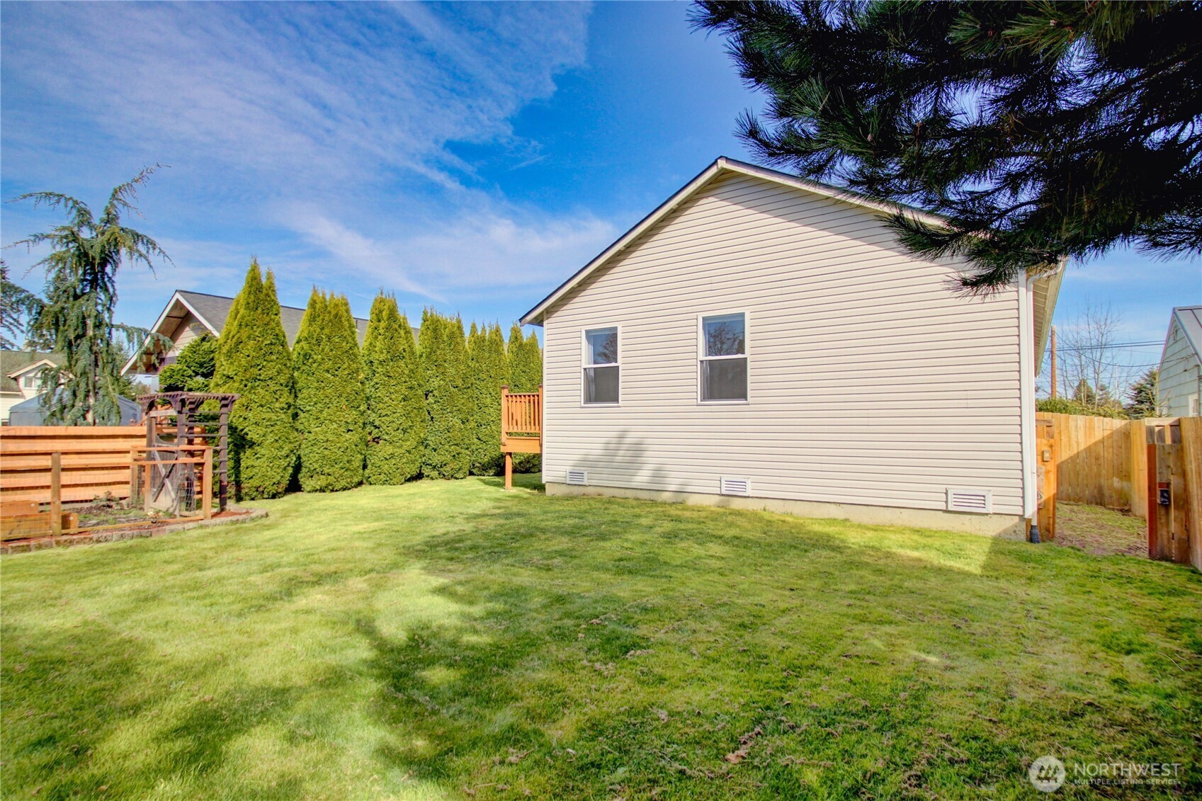 1320 E Fairhaven Avenue , Burlington, WA 98233