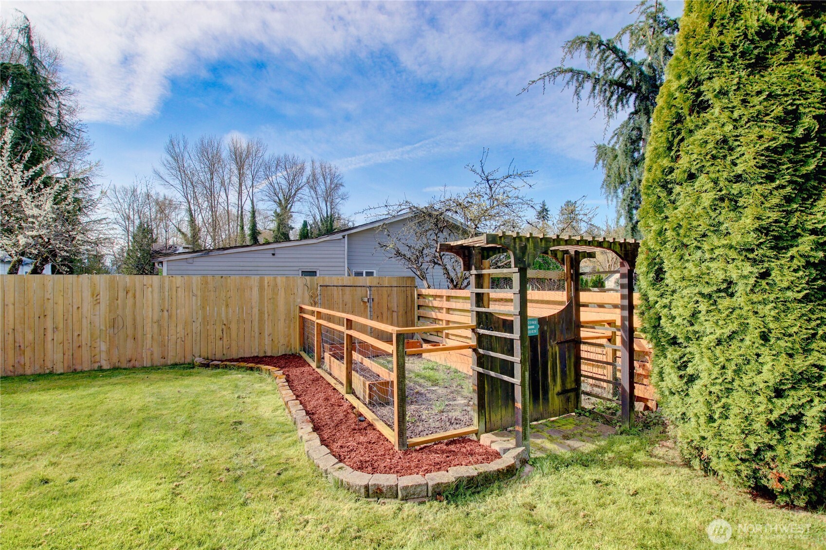 1320 E Fairhaven Avenue , Burlington, WA 98233