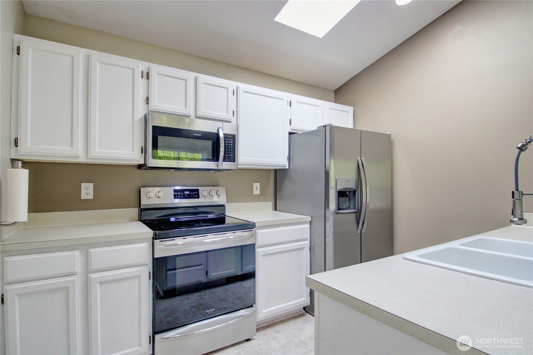 1320 E Fairhaven Avenue , Burlington, WA 98233