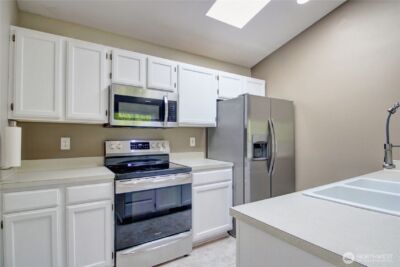 1320 E Fairhaven Avenue , Burlington, WA 98233 - Photo 5
