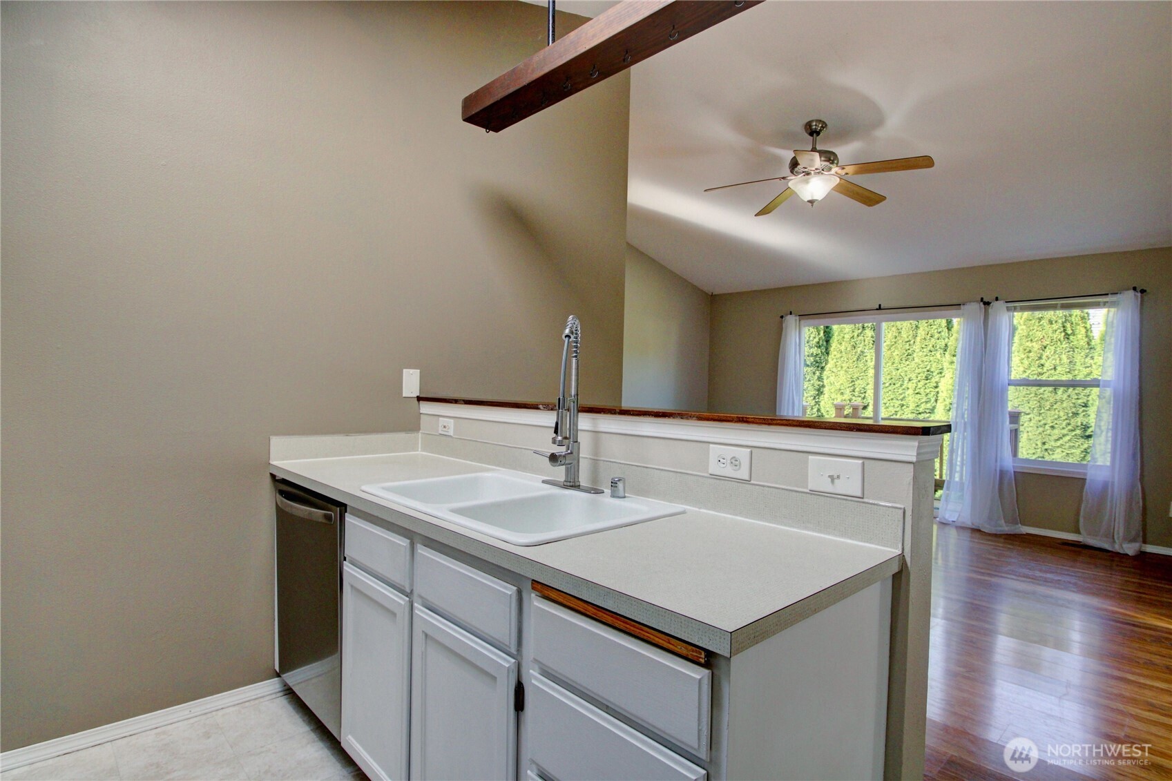 1320 E Fairhaven Avenue , Burlington, WA 98233