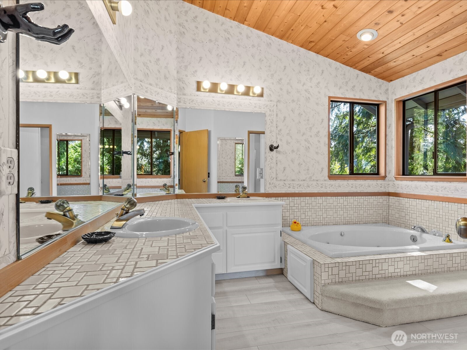 29045 15th Place S, Federal Way, WA 98003-3773