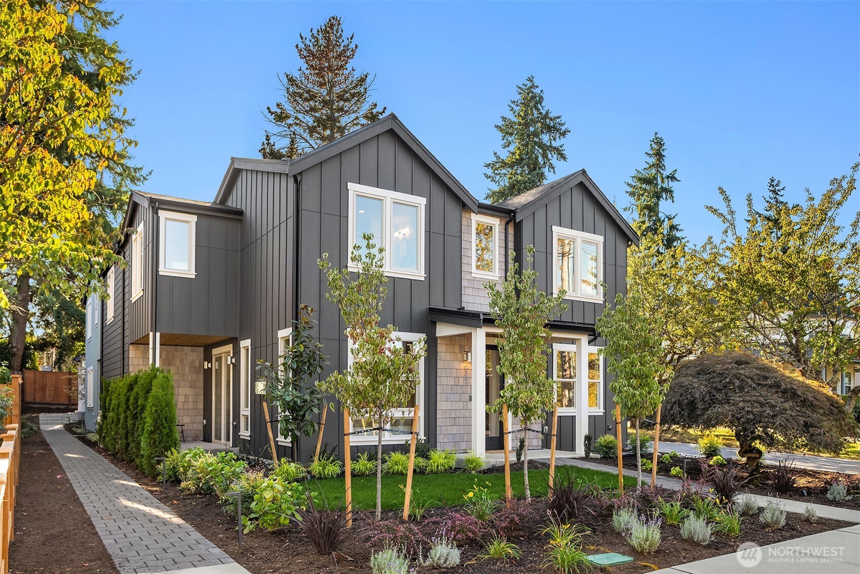 639 18th Avenue W, Kirkland, WA 98033