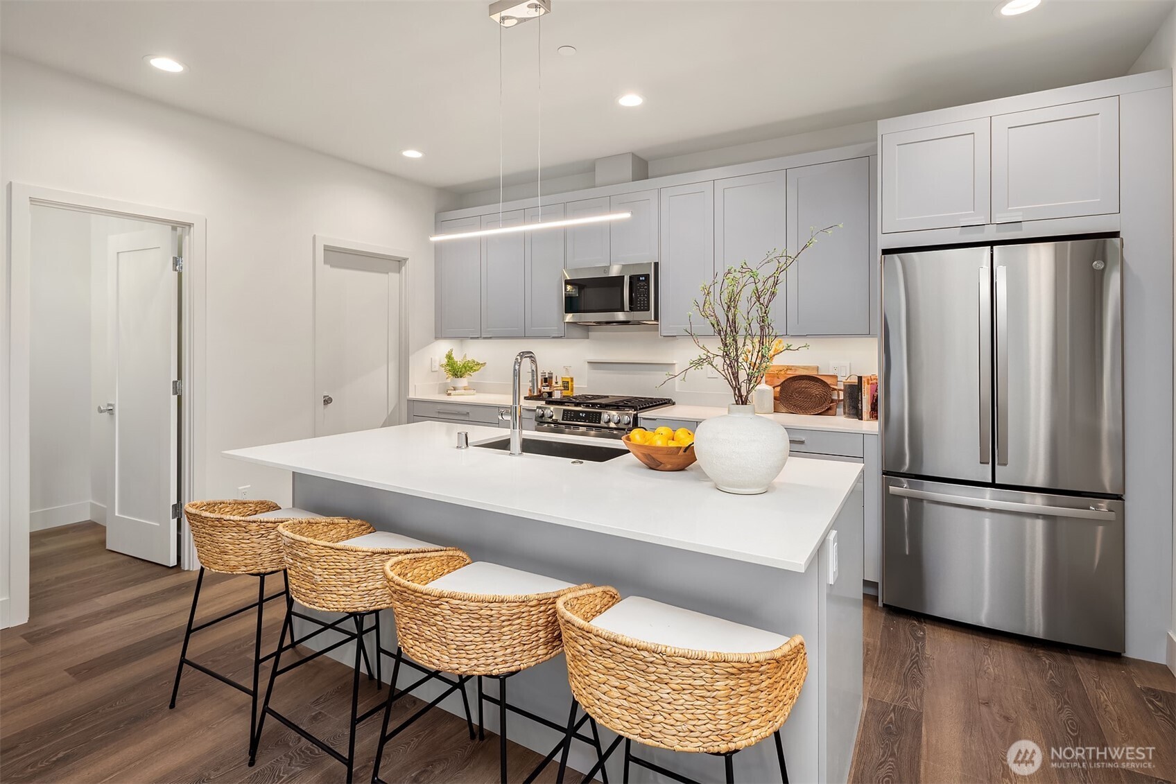 639 18th Avenue W, Kirkland, WA 98033