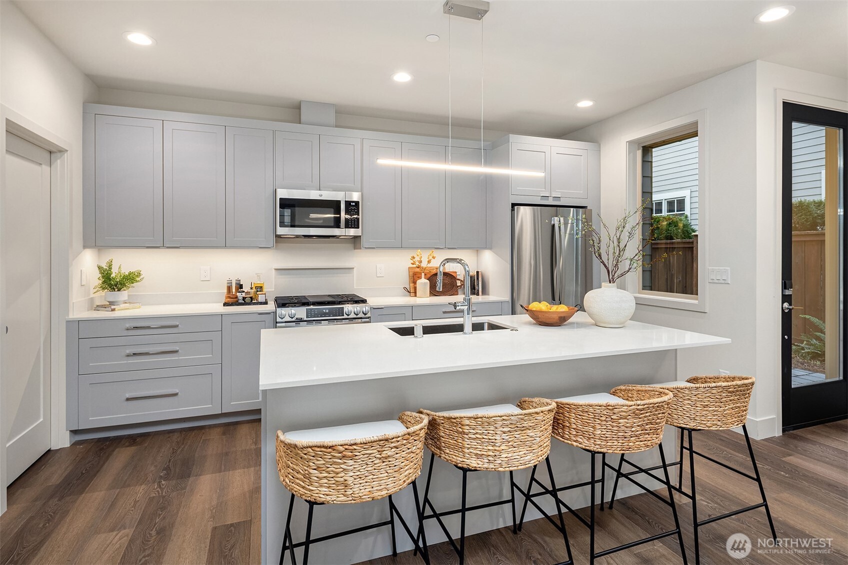 639 18th Avenue W, Kirkland, WA 98033