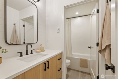 2769 59th Avenue SW #B, Seattle, WA 98116 - Photo 11