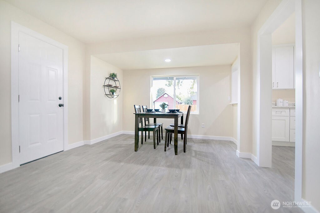 1214 S 5th Avenue , Kelso, WA 98626