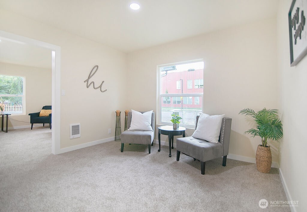 1214 S 5th Avenue , Kelso, WA 98626