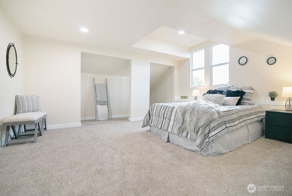 1214 S 5th Avenue , Kelso, WA 98626