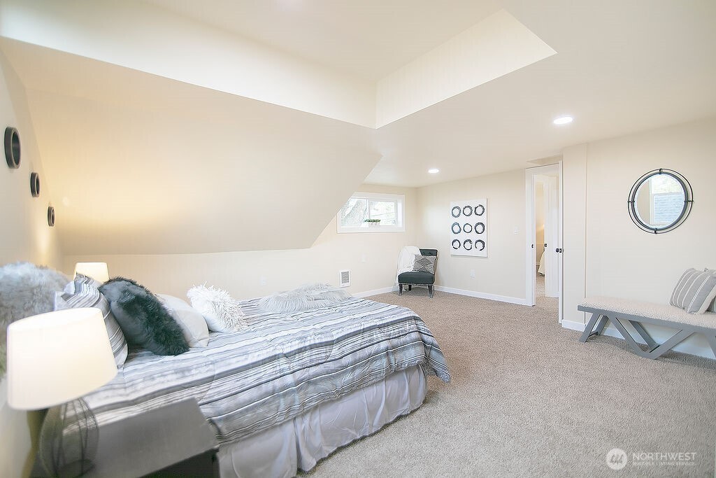 1214 S 5th Avenue , Kelso, WA 98626