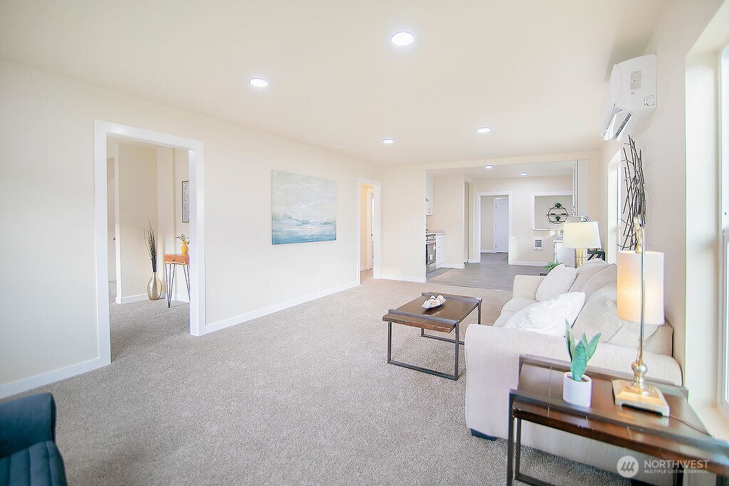 1214 S 5th Avenue , Kelso, WA 98626