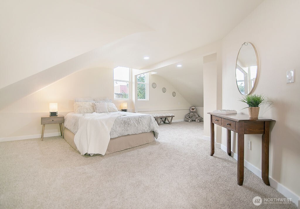 1214 S 5th Avenue , Kelso, WA 98626