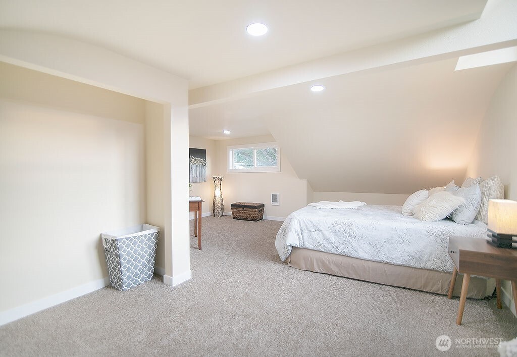 1214 S 5th Avenue , Kelso, WA 98626