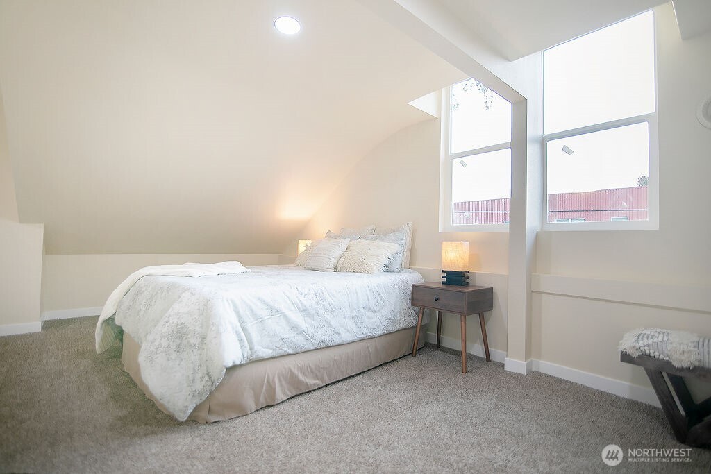 1214 S 5th Avenue , Kelso, WA 98626