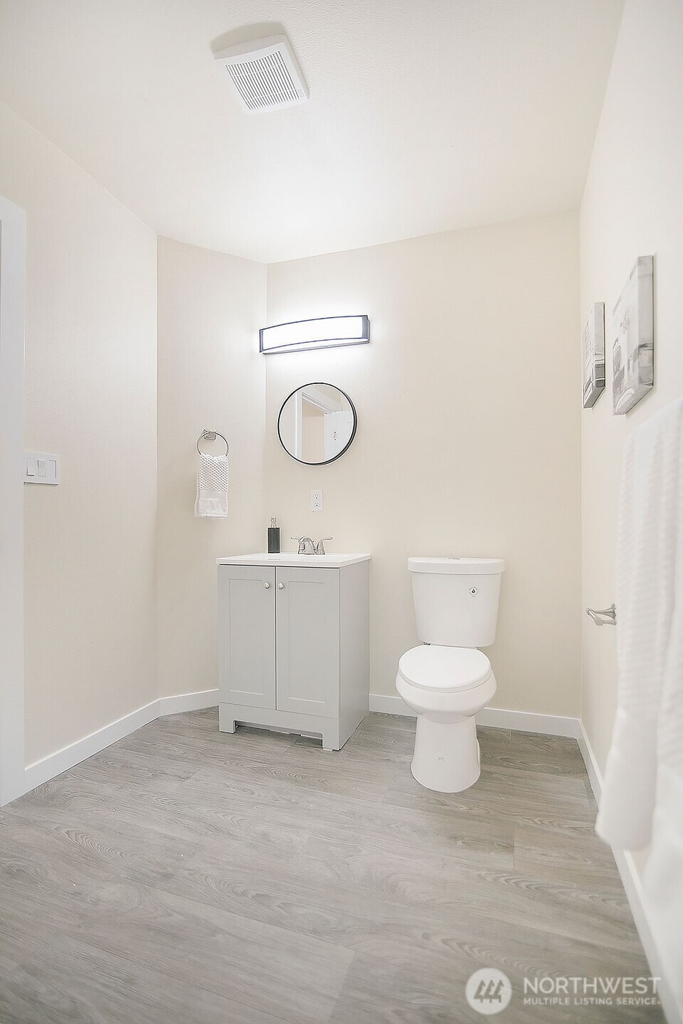 1214 S 5th Avenue , Kelso, WA 98626